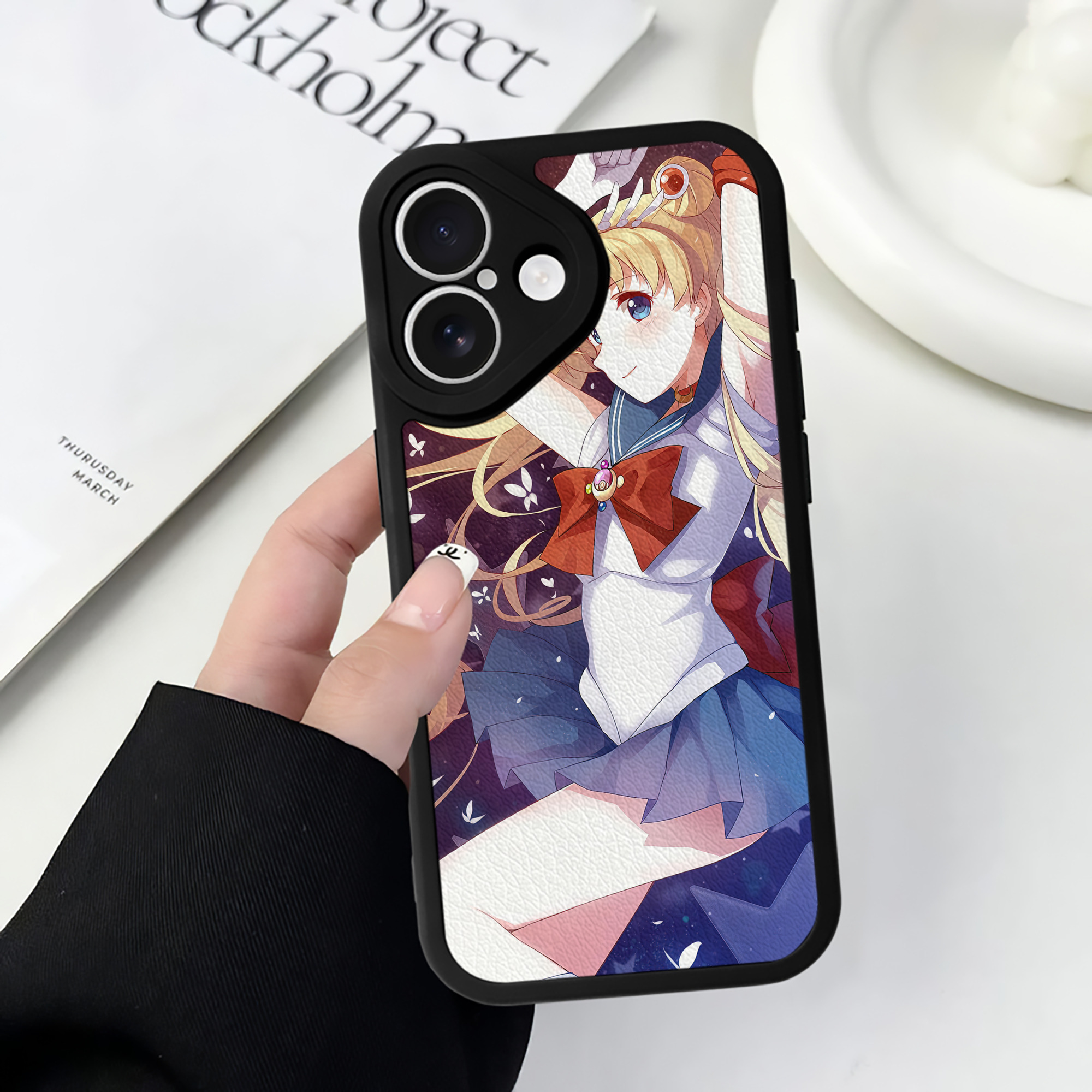 （画像用） 美少女戦士セーラームーン Sailor Moon 【iPhone 16シリーズ対応】シリコンスマホケース（レザー調） 材質：シリコン